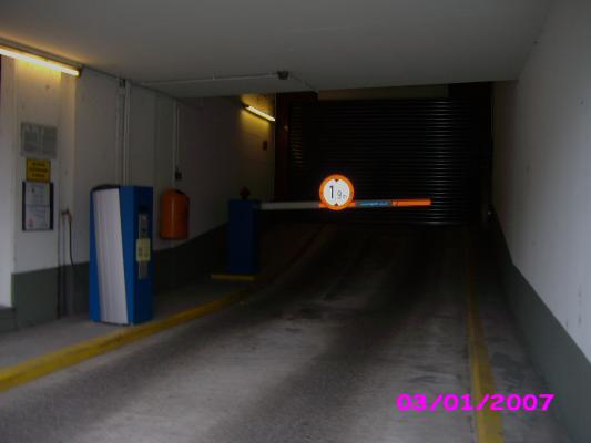 intrare parcare hotel Ibis