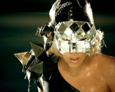 ZYSHSHSCIATGEAZZIIL - Lady Gaga