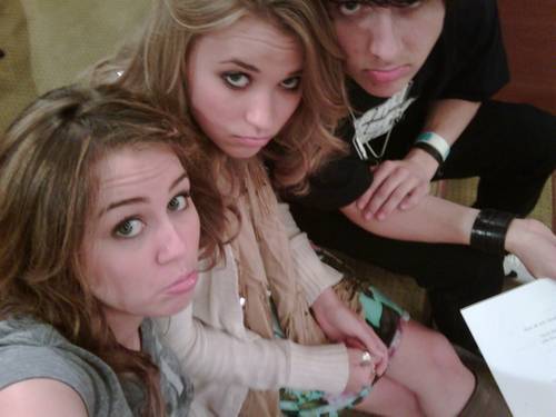 miley emily and michael - miley cyrus poze personale