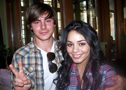 zanessa-hug-hsm3 - high school musical toate pozele