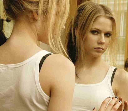 14 - Avril Lavigne