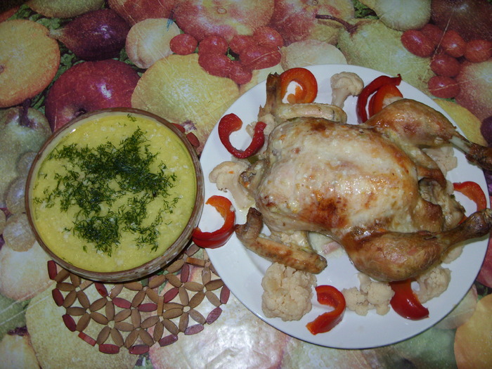 puiul cu sos de smantana si usturoi