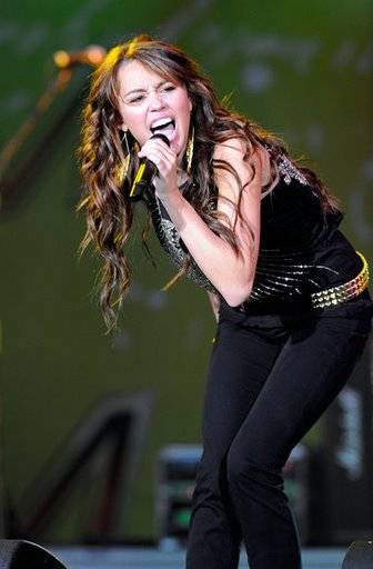 Miley Stewart-irinutza - Clubul Hannah Montana