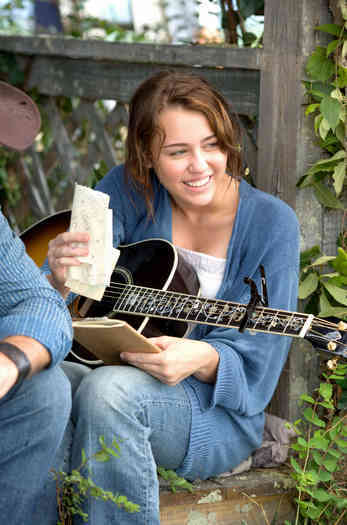 JDSPXARHIEABDGMCNAB - club miley si hannah montana