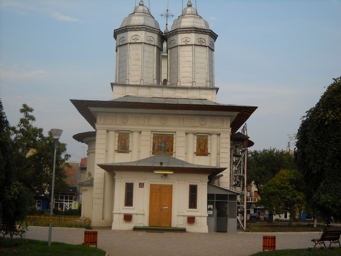 Picture 100 biserica sf.ingeri a fost declarata  monument istoric - buzaul