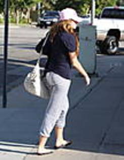 Miley-Cyrus_COM-tolucalake2009jun2-milos-005