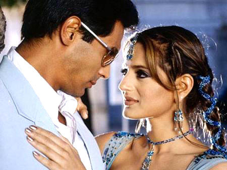 Arjun si Amisha-Au mai jucat in alt film numit Vaada in anul 2005 unde jucau tot ca pereche protagon - Lumina Ochilor mei-HUMKO TUMSE PYAAR HAI-2006