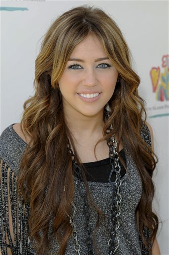 1afc145a-1a67-4306-91fa-3b9c6d129ad3(1) - miley cyrus