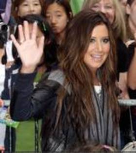 FZPKFYTSWOJJWCEYSBX - ASHLEY TISDALE JUNE 16 INVITATA LA O EMISIUNE