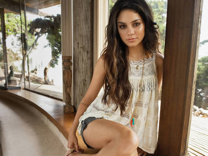 Vanessa Hudgens 51