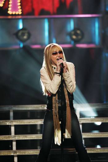Miley-Get-Your-Gum-hannah-montana-1502248-1707-2560