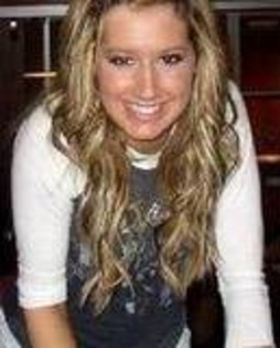 th_6p6wwfk - ASHLEY TISDALE POZE RARE