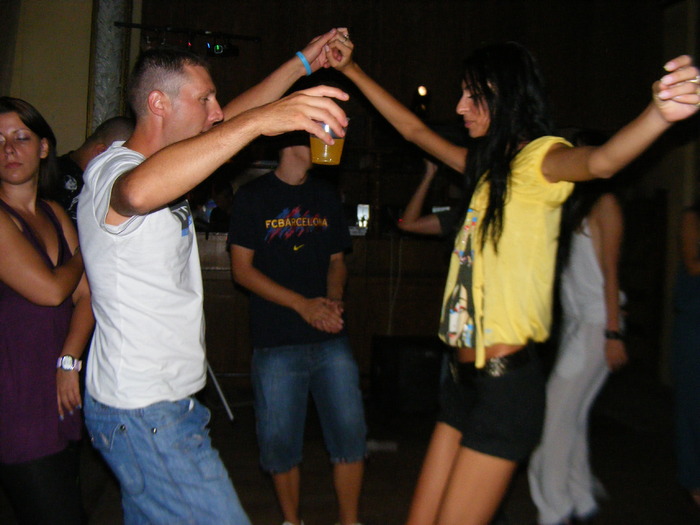 1 (200) - poze cretzu