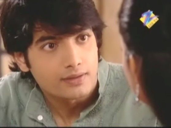 2002765706803847282_rs