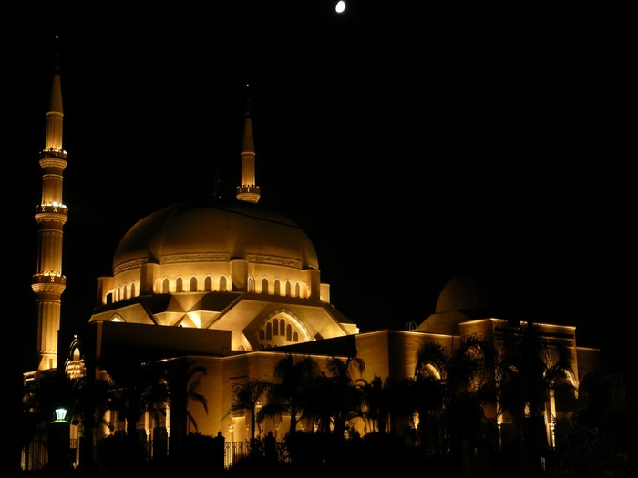 Haj Bahaa Mosque in Lebanon (night) - Islamic Architecture Around the World