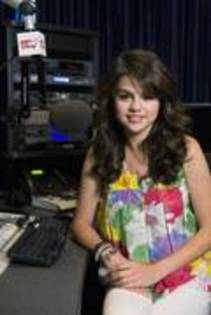 B2 - DISNEY RADIO CHENEL-SELENA