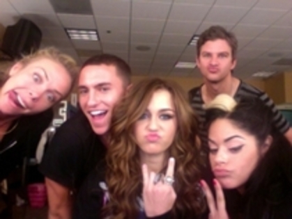 61 - poze rare Miley