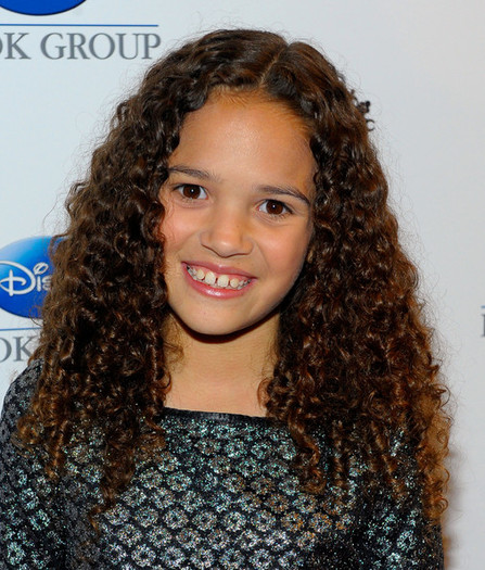 Burning+Up+Tour+Jonas+Brothers+Book+Launch+BMT7selbFXTl - Madison Pettis