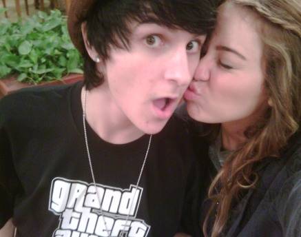 48e3e1ad75760de2_wenn2155714 - Miley-Personal Picture