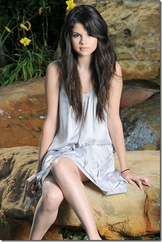 ZXLRIXBGWTJRGFALHKQ - Selena Gomez