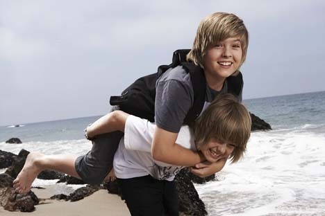 Dylan---Cole-the-sprouse-brothers-322225_468_312 - Dylan Cole Sprouse