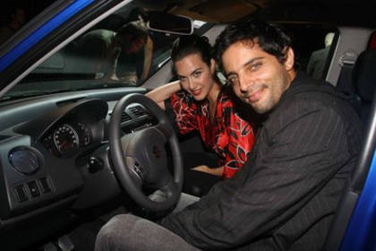 Julieta Diaz si Joaquin Furriel in anul 2007 facand reclama la o masina - SOY GITANO-PERSONAJE