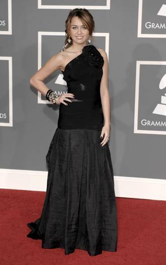 47538_Miley_Cyrus_celebutopia_net_328_122_573lo_0_0_0x0_573x912 - Annual GRAMMY Awards