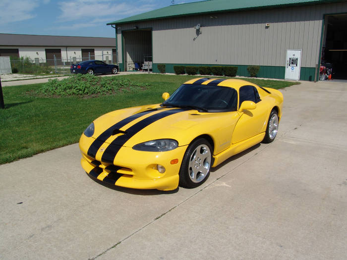 Dodge Viper 4