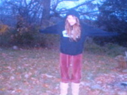 miley la padure - Toate AvAtAreLe mele de pe calculator