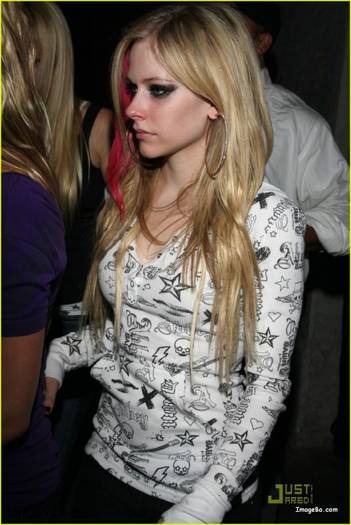 resize_w600avril-lavigne-villa-02