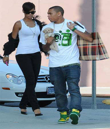 rihanna-chris-brown-shoppin