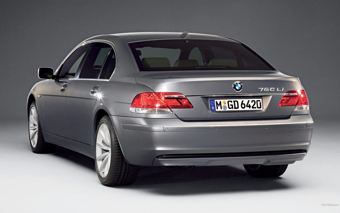 BMW_760iL-541_1680x1050