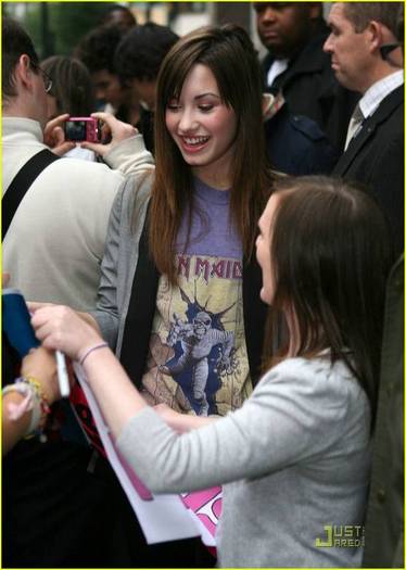 demilovato_net-leavingradio1-0005 - demi lovato