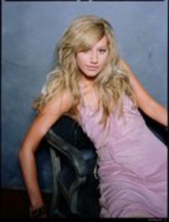 PWQXKKGHPRTFCUPUBNE - ASHLEY TISDALE SEDINTA FOTO 13