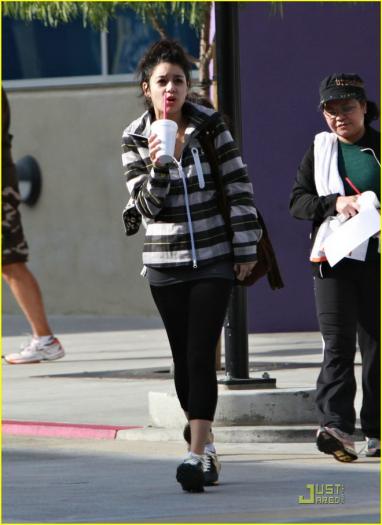 10 - VANESSA DRINKING A MILKSHAKE