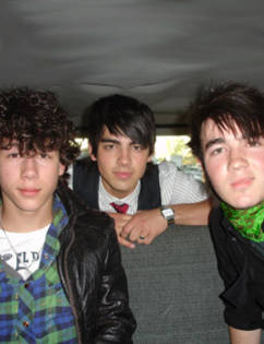 a (135) - th3 b3st JoNaS BrOthErS