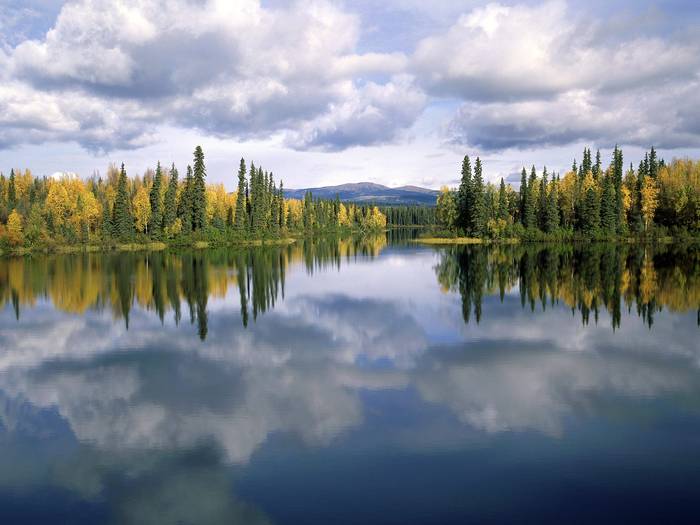 Dragon Lake, Yukon, Canada - Canada Wallpapers