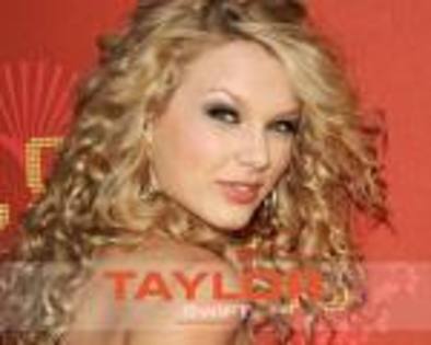 imagesCA2G4US0 - Taylor Swift