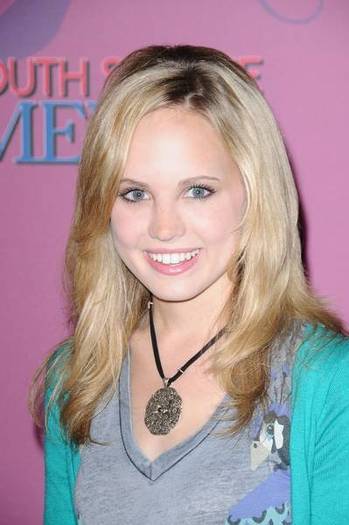 ZGOHRIEVYVUHFDGDMPZ - Meaghan Martin