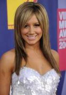 JEMWZSKJLYTNSDPMUGK - ASHLEY TISDALE POZE MAI RARE