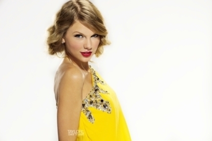 larssly-taylor-swift-9711273-399-266