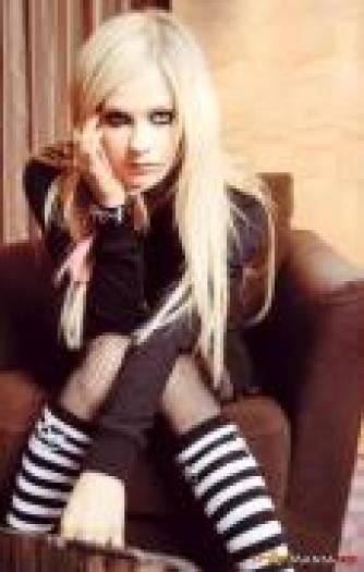 LFHNAEBHPCDGMEMXKRG[1] - Avril Lavigne