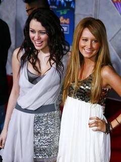 ICONATOR_85862aa5531b6064e6f8dc23f533de71[1] - miley and ashley