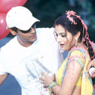 In film sunt Pooja si Rahul - VAADA-Cand dragostea ucide