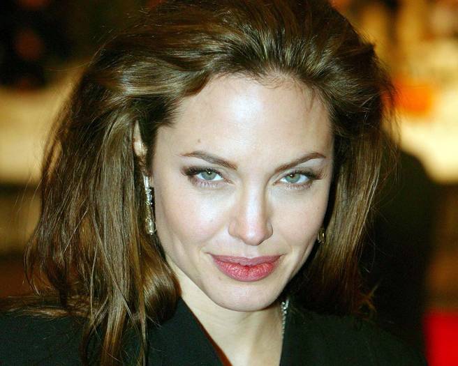 AJ3 - Angelina Jolie
