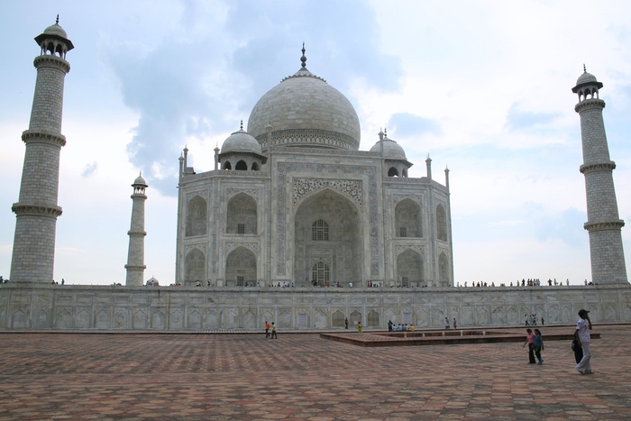 Taj Mahal in Agra - India - Islamic Architecture Around the World