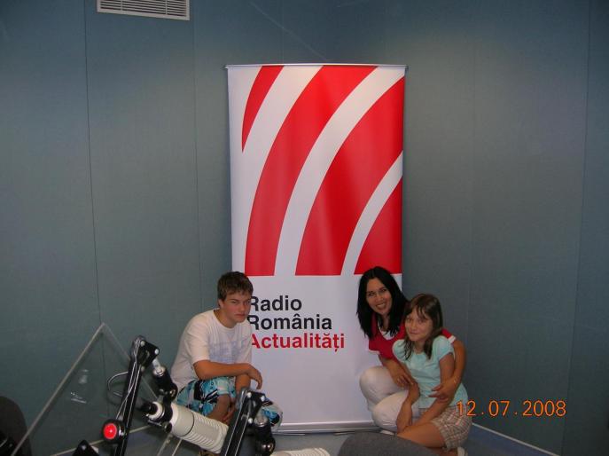 Radio Romania Actualitati 105.3 FM - AL in prima emisiune Radio