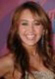 Miley-Ray-Cyrus-1224319743