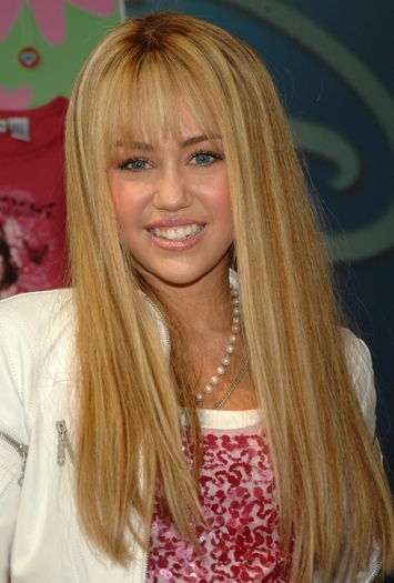 BMUXUWACECEAXNHMXBQ - Magazinul deschis in 2007 Hannah Montana