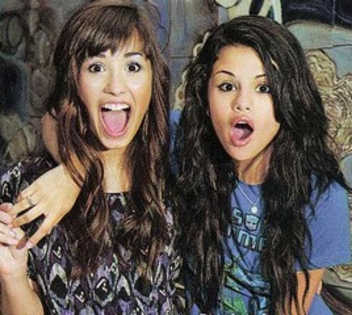 2630975184_8df3d99e7c - Demi Lovato